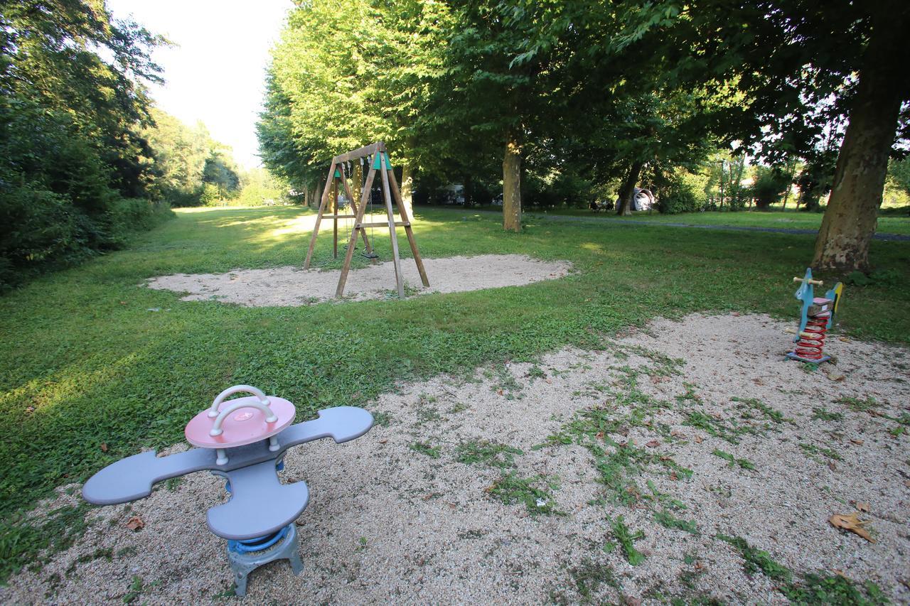 Camping L'Ilot Du Chail Sansais Экстерьер фото