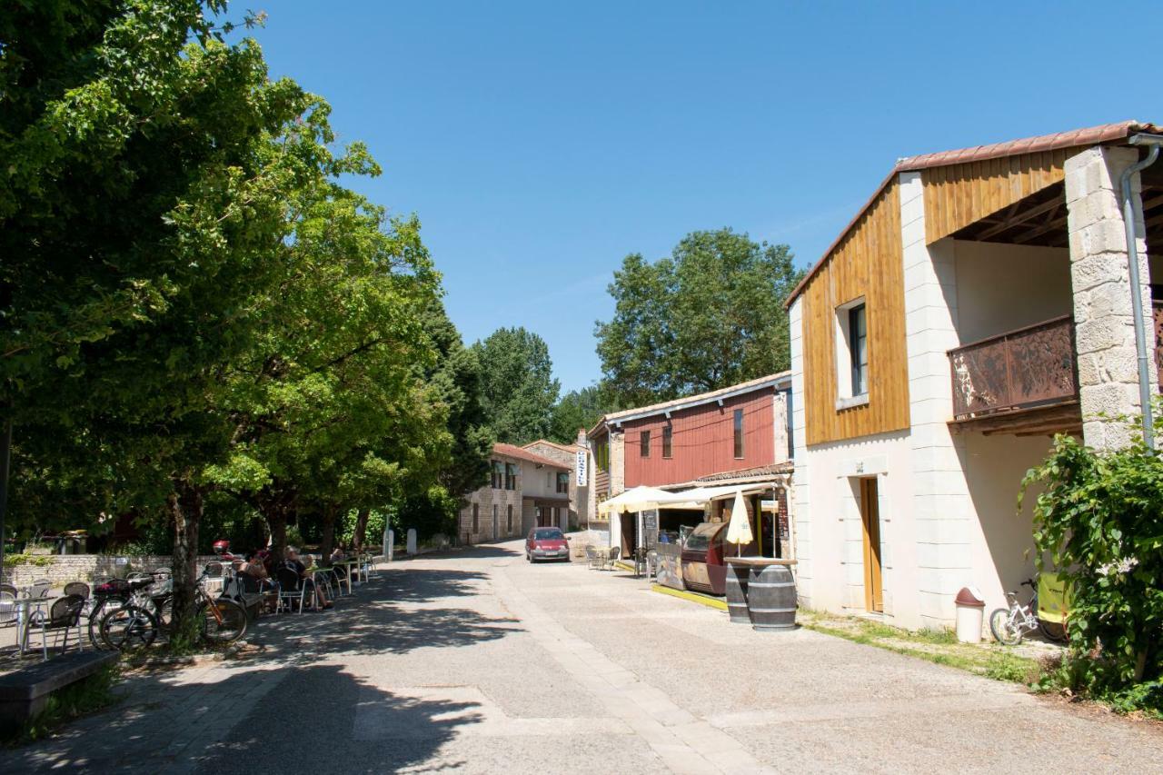 Camping L'Ilot Du Chail Sansais Экстерьер фото